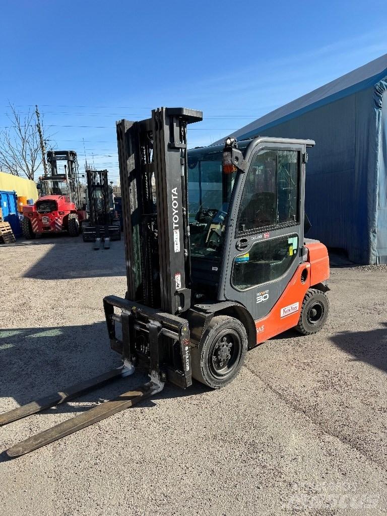 Toyota 02-8FDF30 디젤 지게차