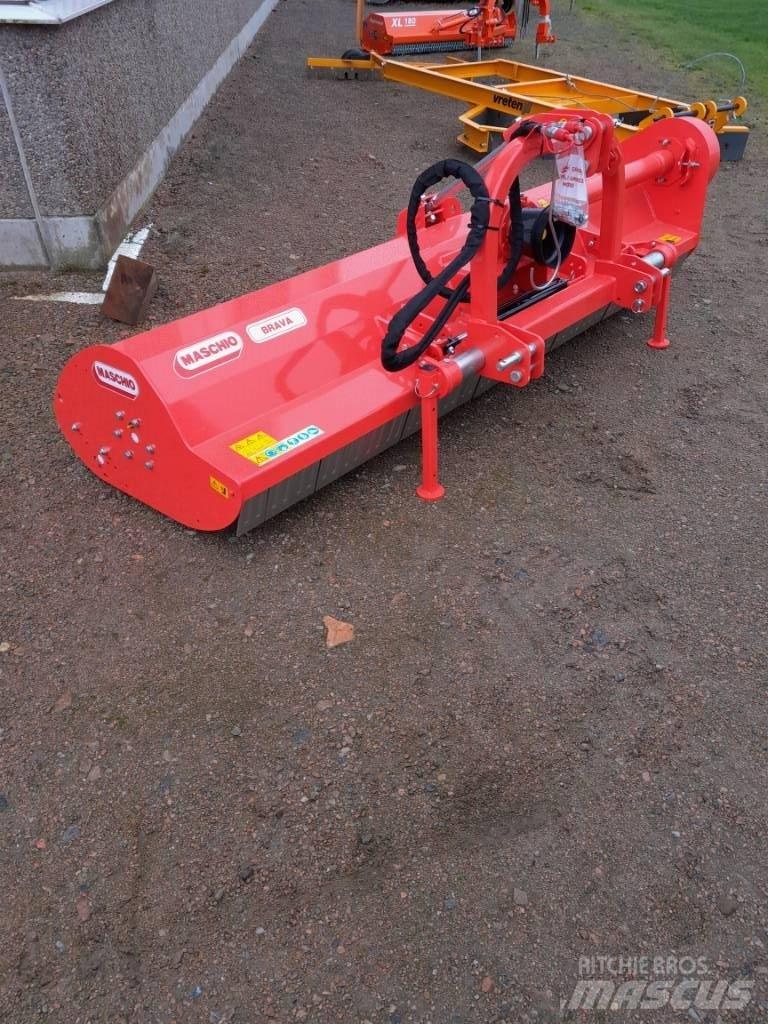 Maschio Brava 250 L 목장 제초기 및 토퍼