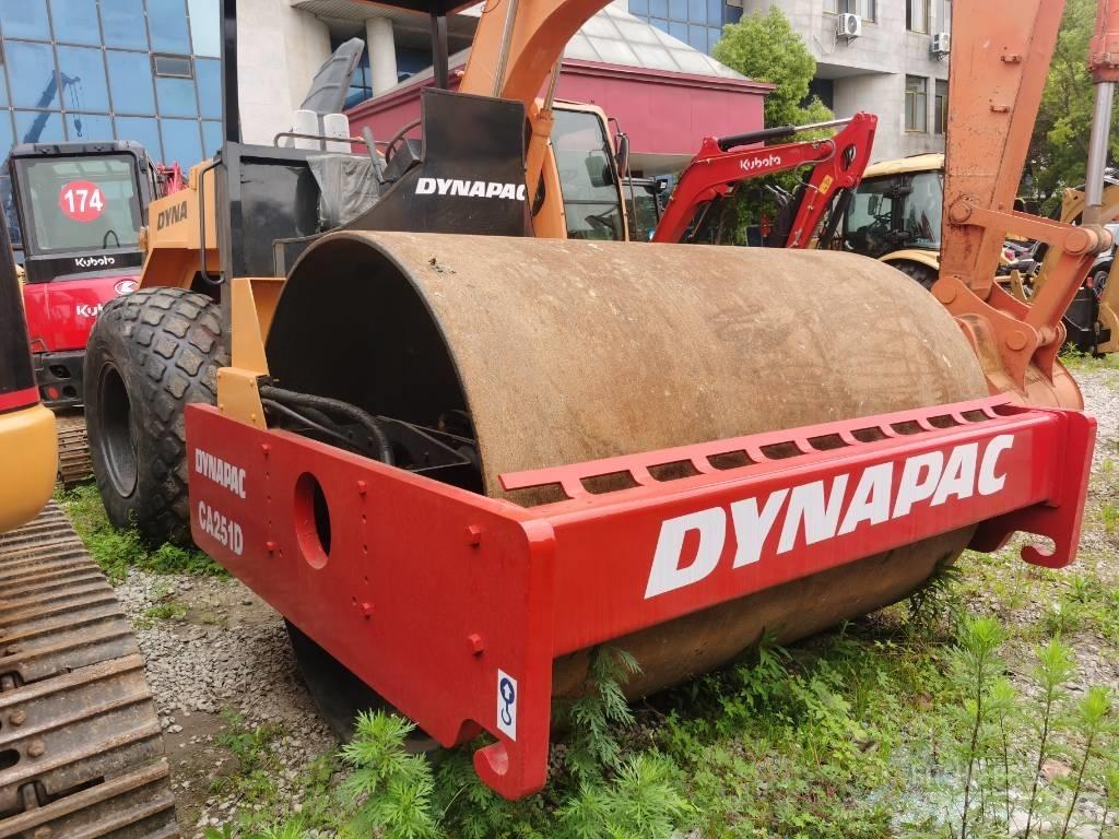 Dynapac CA 251 D 싱글 드럼 롤러