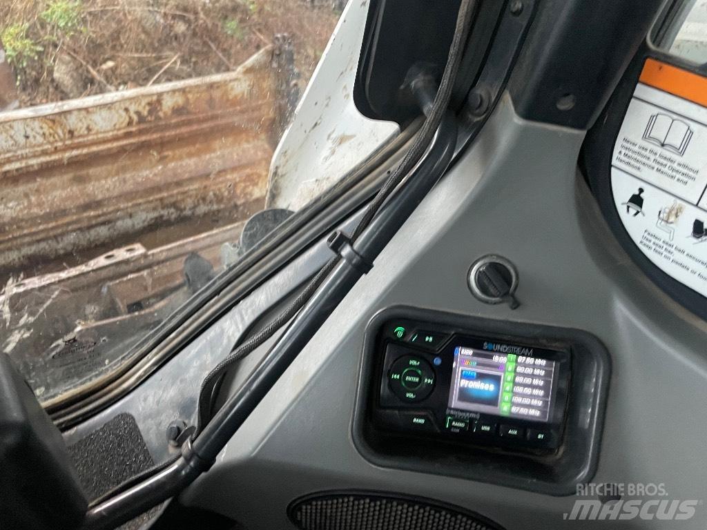 Bobcat T550  스키드로더