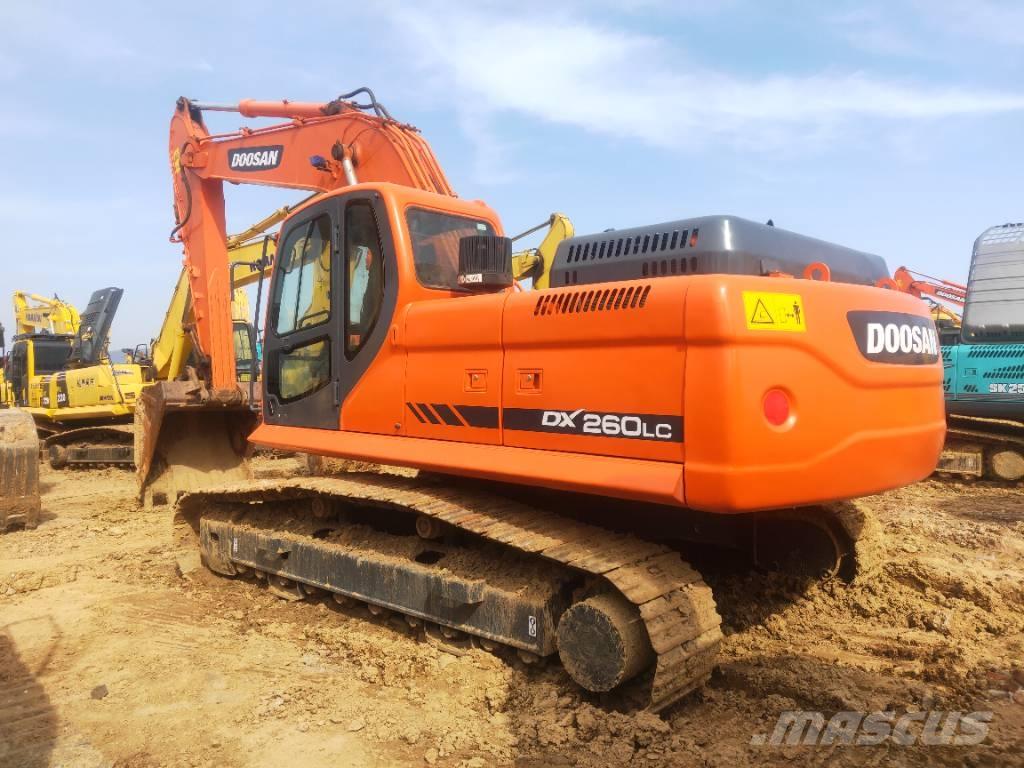 Doosan DX260LC 대형 굴삭기 29톤 이상