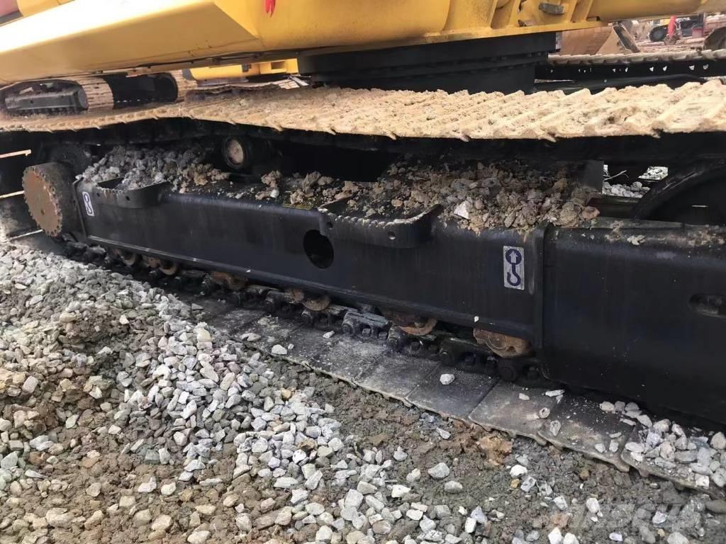 Komatsu PC 110 대형 굴삭기 29톤 이상
