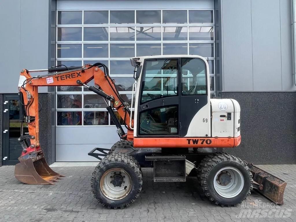 Terex TW70 소형 굴삭기 7톤 미만