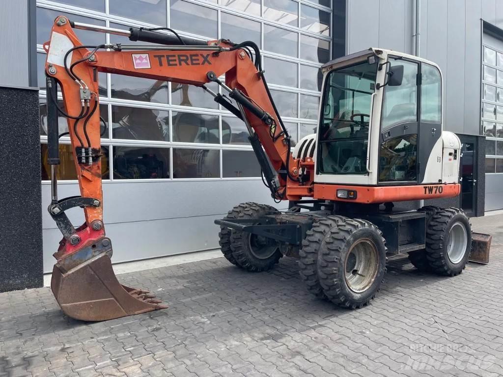 Terex TW70 소형 굴삭기 7톤 미만