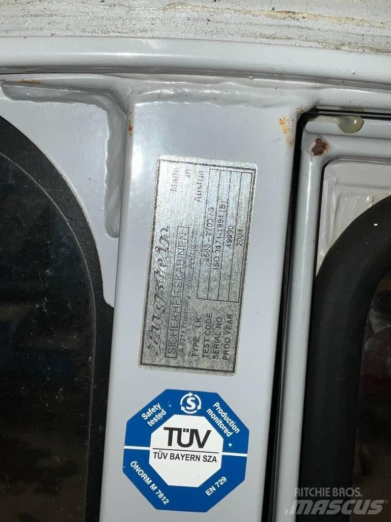 Neuson 2503 / 3503 캐빈 및 인테리어