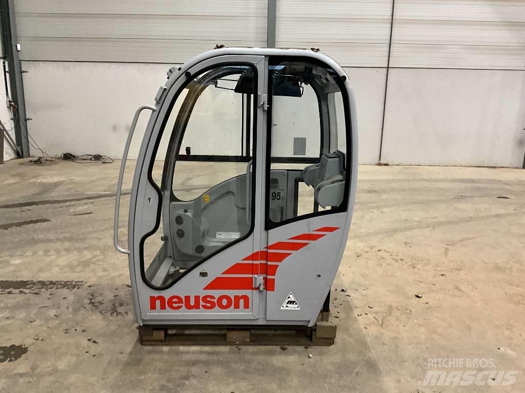 Neuson 2503 / 3503 캐빈 및 인테리어