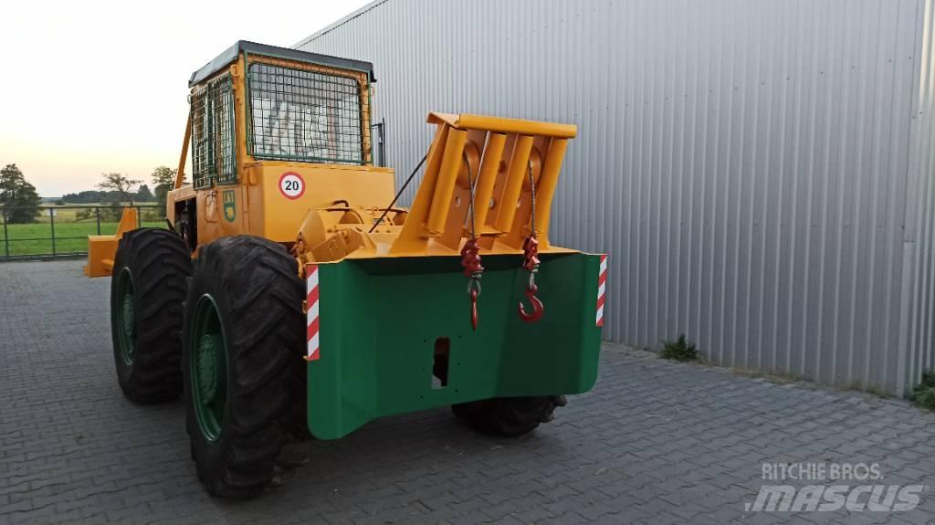 LKT 81 TURBO 목재스키더