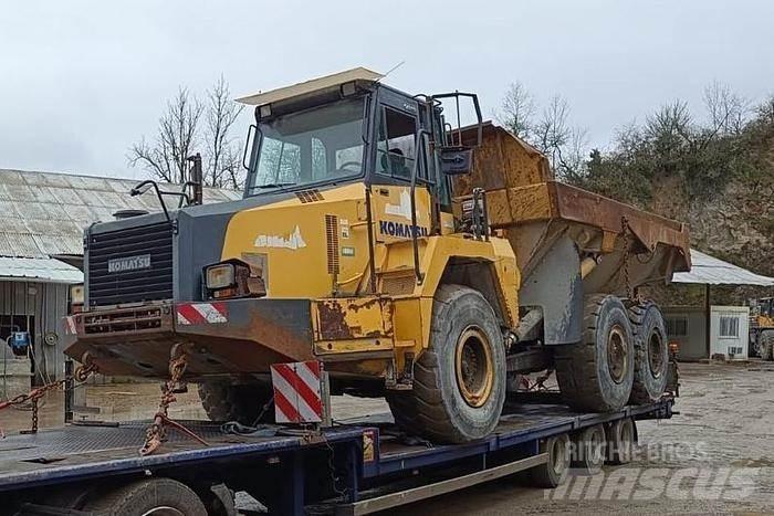 Komatsu HM300-2 건설현장 덤프트럭