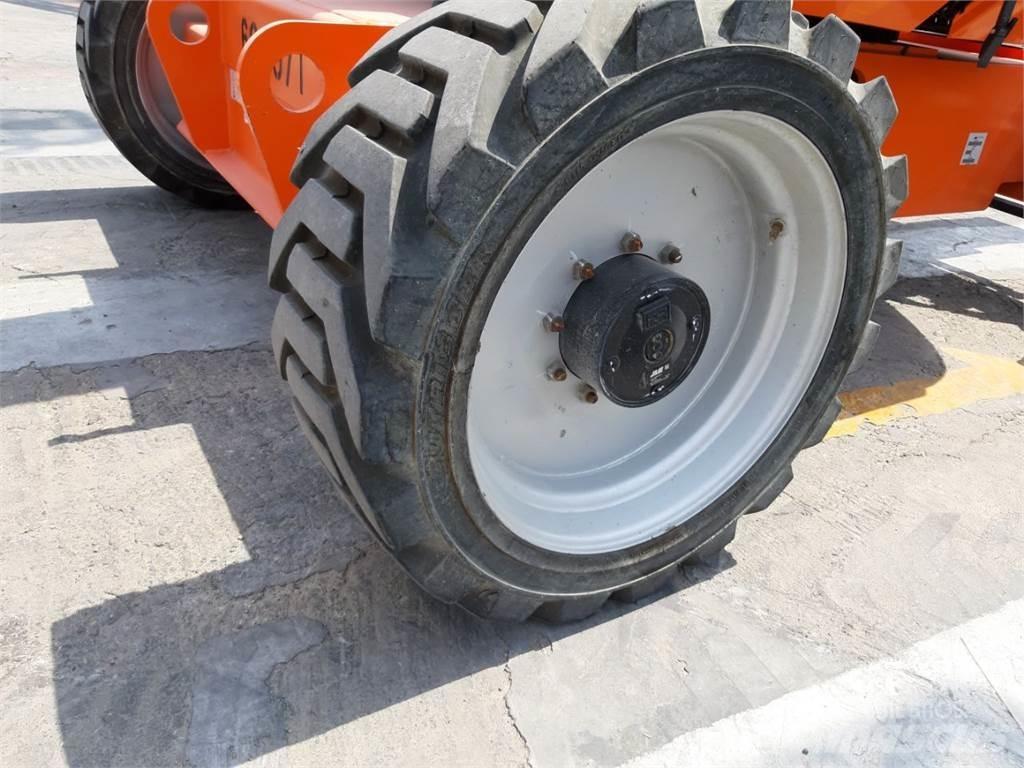 JLG 600AJ 관절형 전동이동 리프트