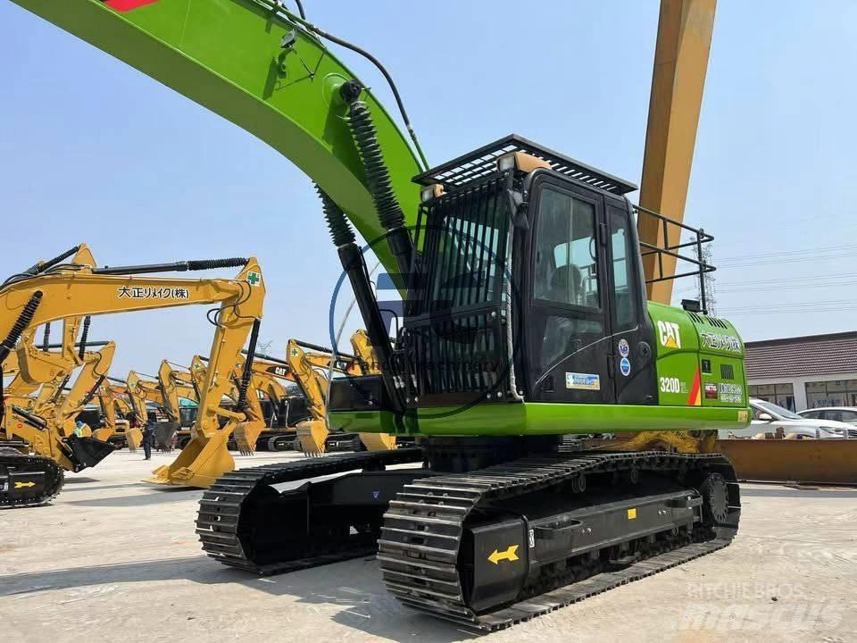CAT 320 D 2 대형 굴삭기 29톤 이상