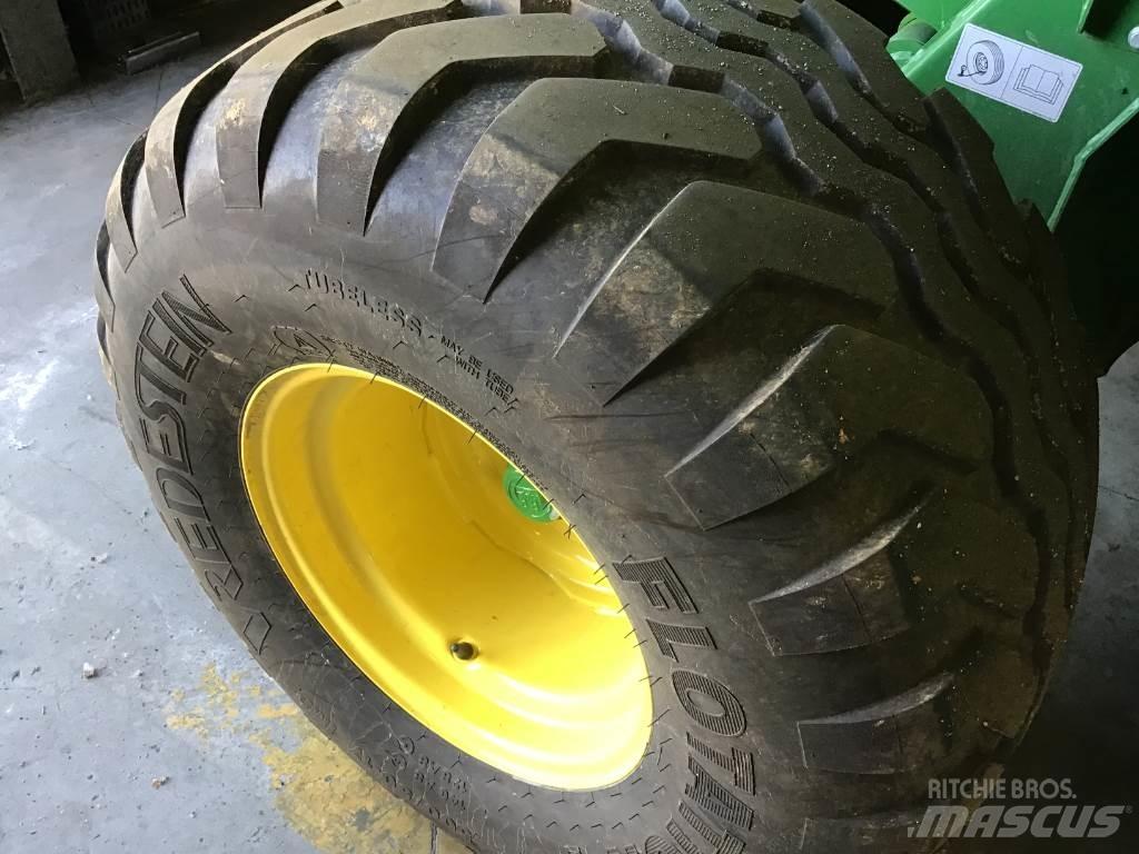 John Deere V461M 원형 곤포기