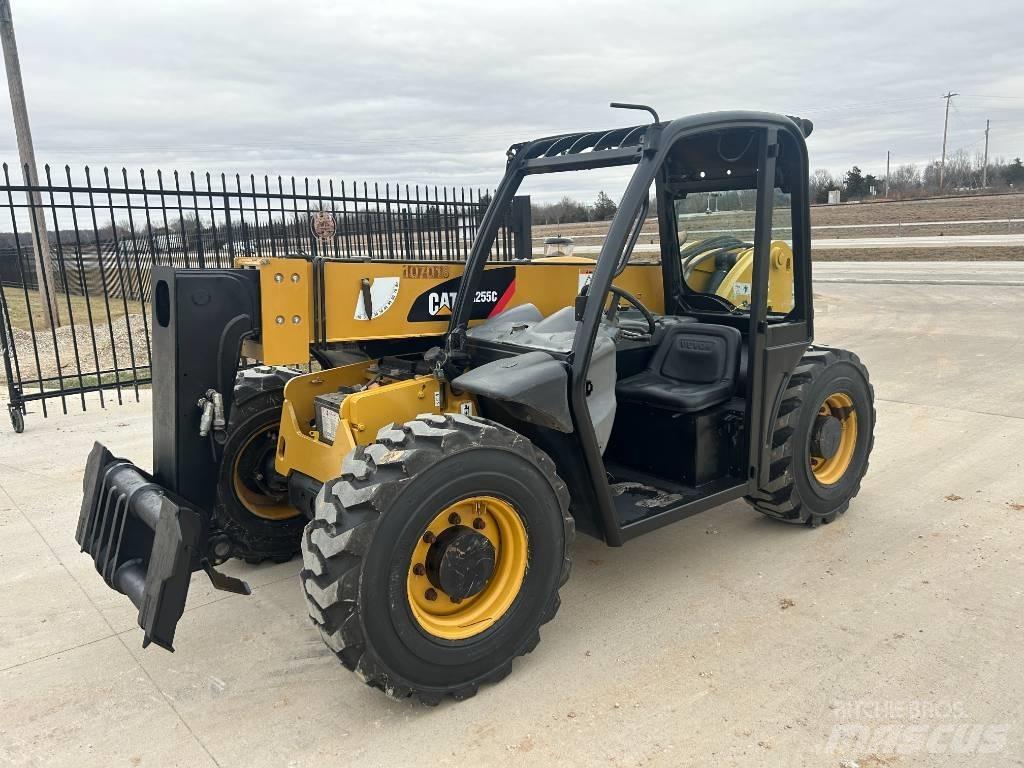 CAT TH255C 텔러 핸들러