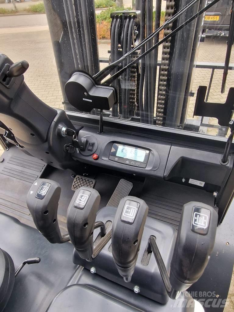 Bobcat B 30 X-7 Plus 전동 지게차