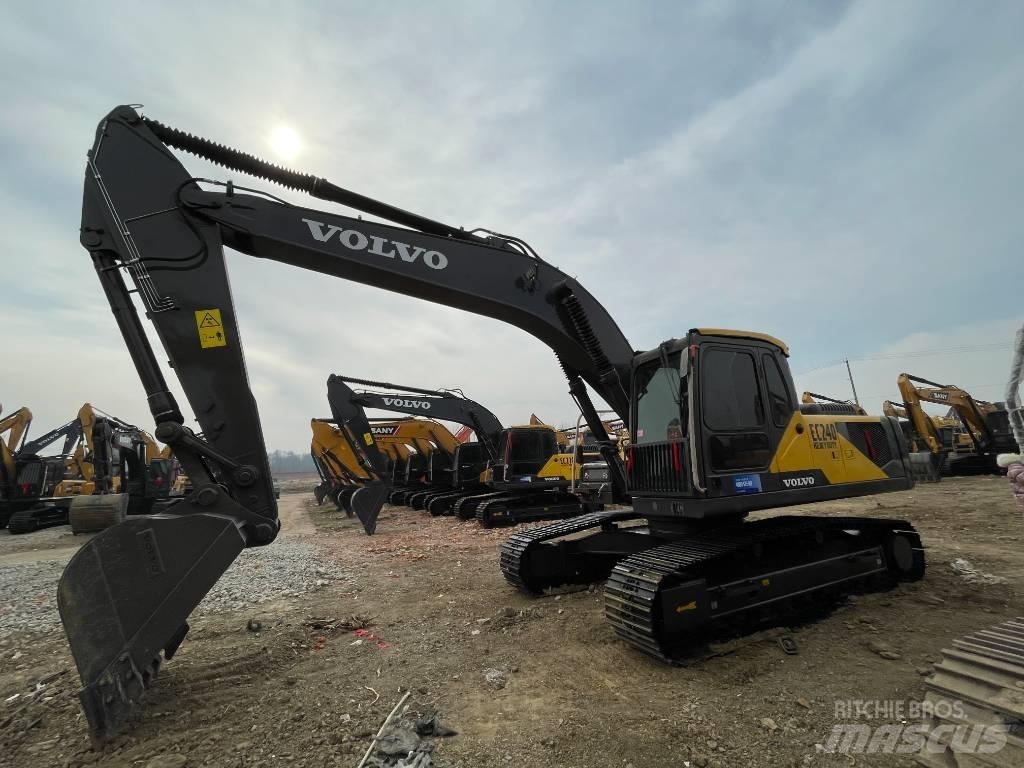 Volvo EC240D 대형 굴삭기 29톤 이상