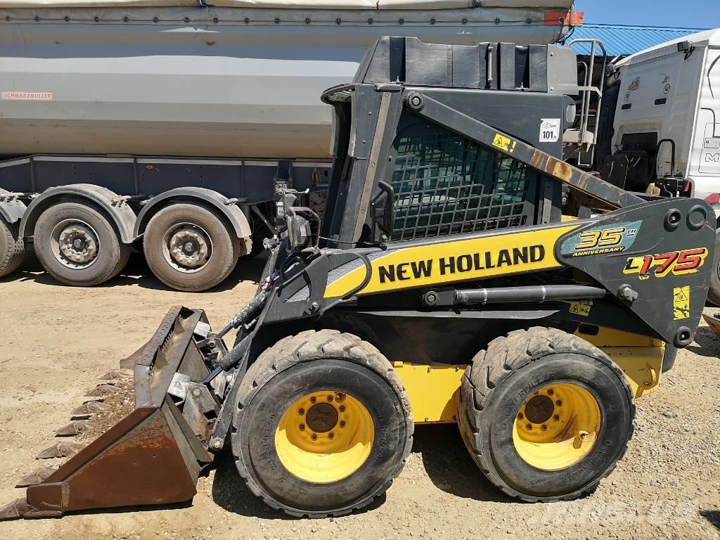 New Holland L 175  스키드로더
