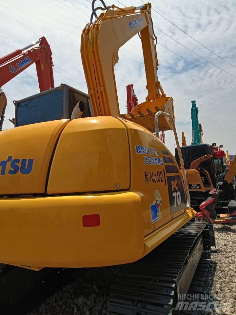 Komatsu PC 70 대형 굴삭기 29톤 이상