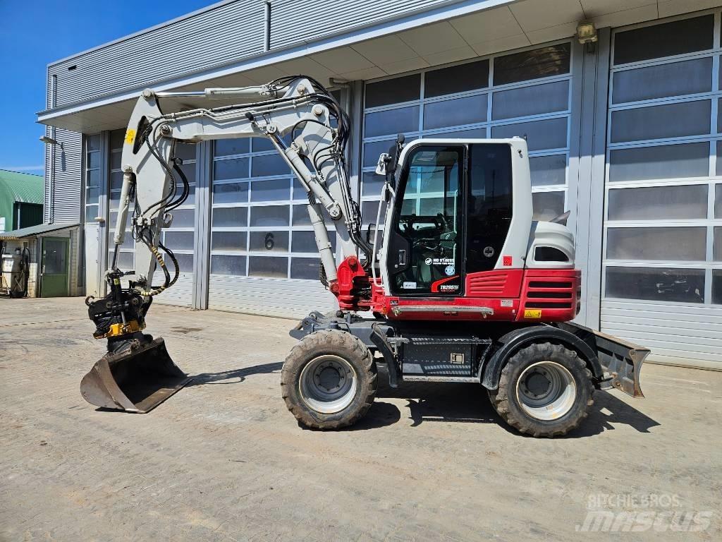 Takeuchi TB295W  휠 굴삭기