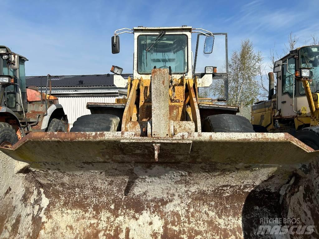Liebherr L 551  휠로우더