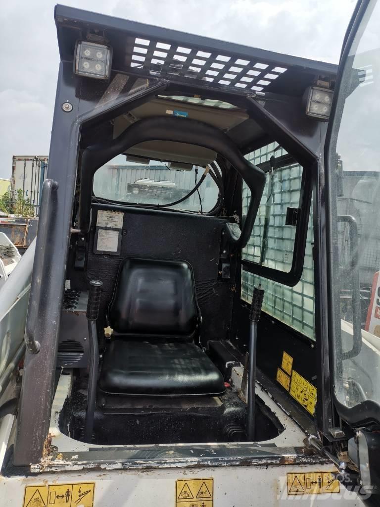 Bobcat S 16  스키드로더