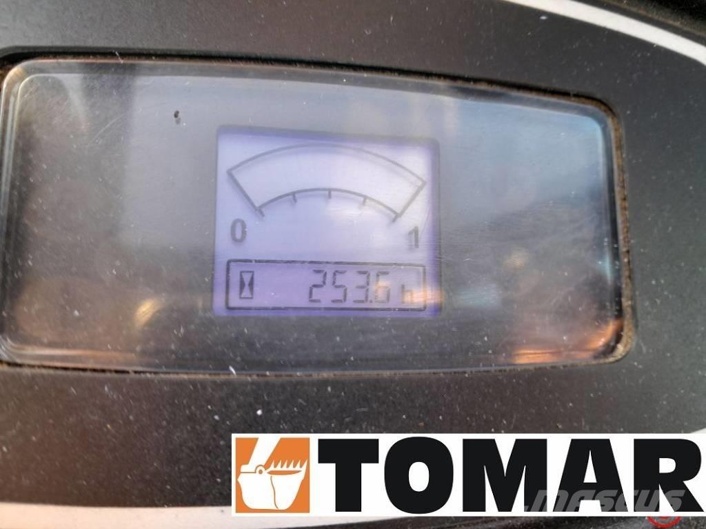 JCB 8026 CTS 소형 굴삭기 7톤 미만