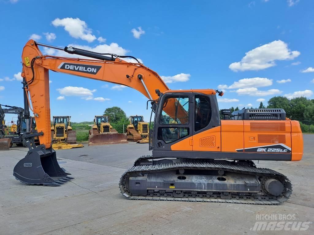 Develon DX225LC-7M 대형 굴삭기 29톤 이상