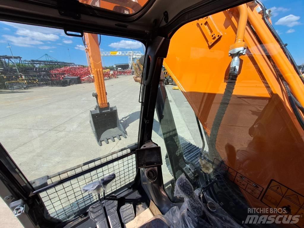 Develon DX225LC-7M 대형 굴삭기 29톤 이상