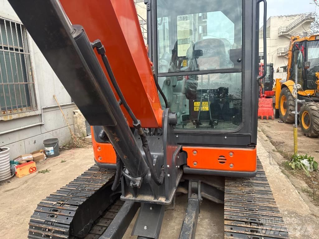 Hitachi ZX68USR-5A 소형 굴삭기 7톤 미만