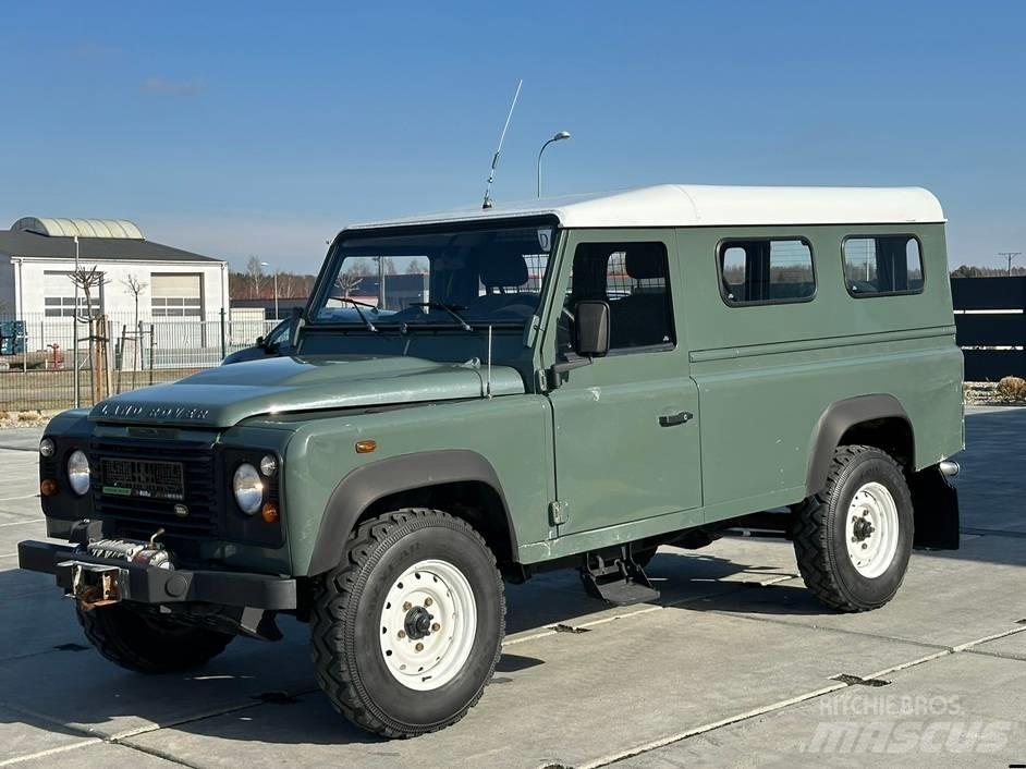 Land Rover Defender 크로스컨트리 차량