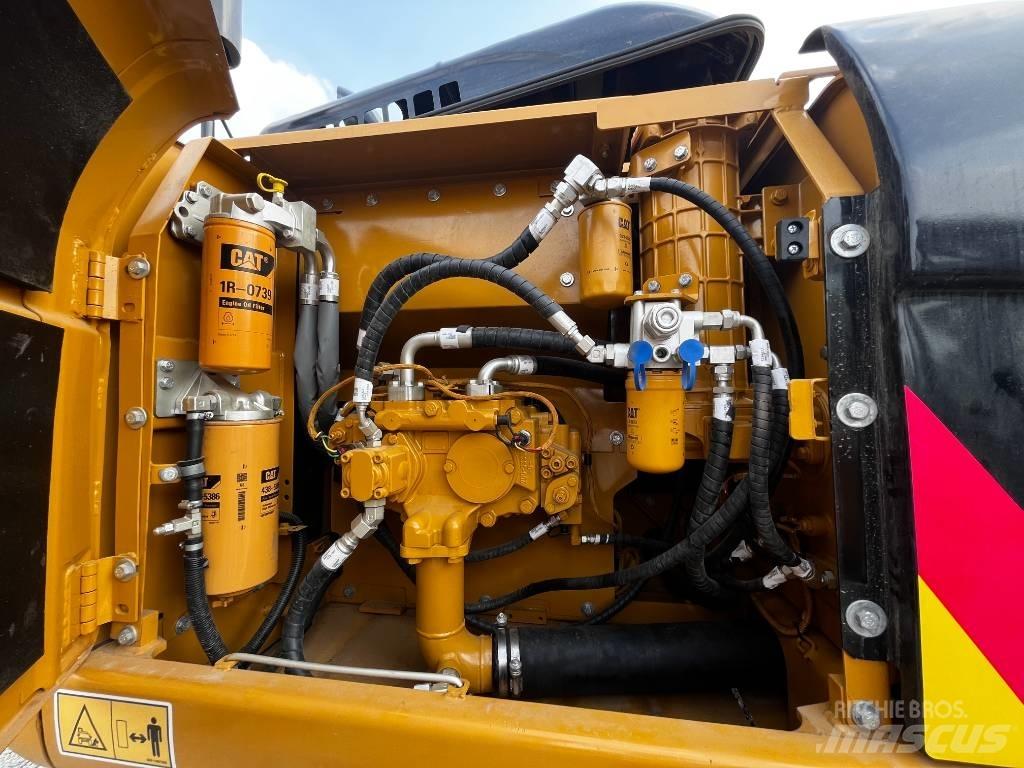 CAT 320 D2L 대형 굴삭기 29톤 이상