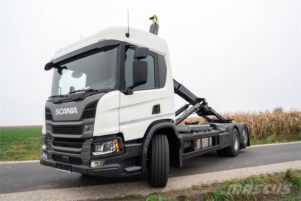 Scania P420 6X2 훅 리프트 트럭
