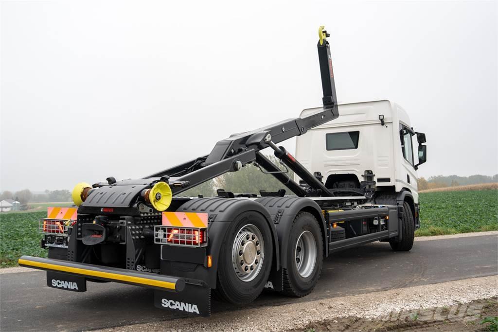 Scania P420 6X2 훅 리프트 트럭