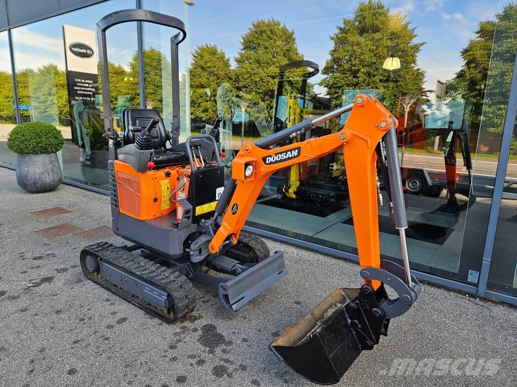 Doosan DX 10 Z 소형 굴삭기 7톤 미만