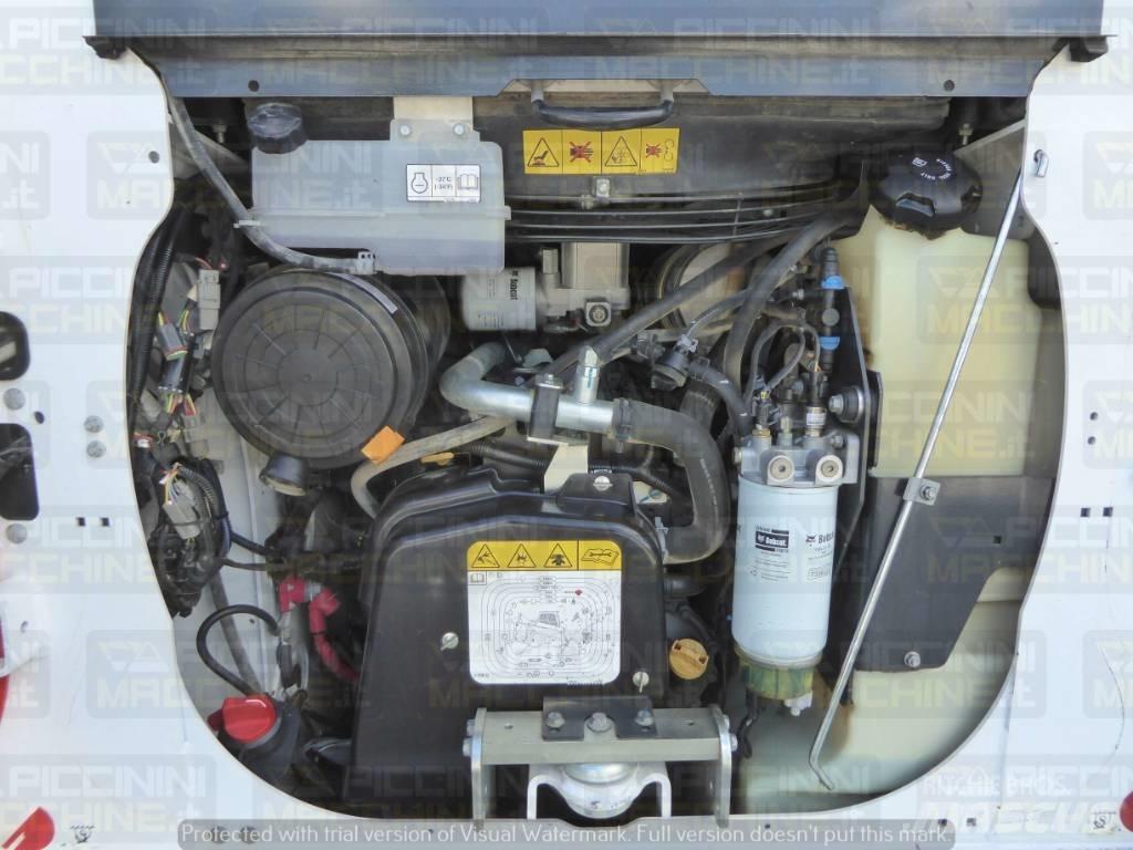 Bobcat T66 HF 궤도식 로우더