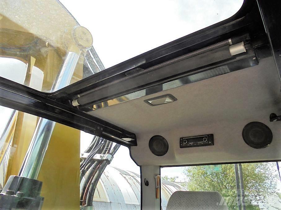 CAT M 320 F  휠 굴삭기