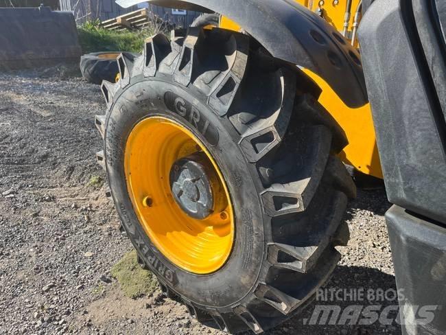 JCB 535-95 텔러 핸들러