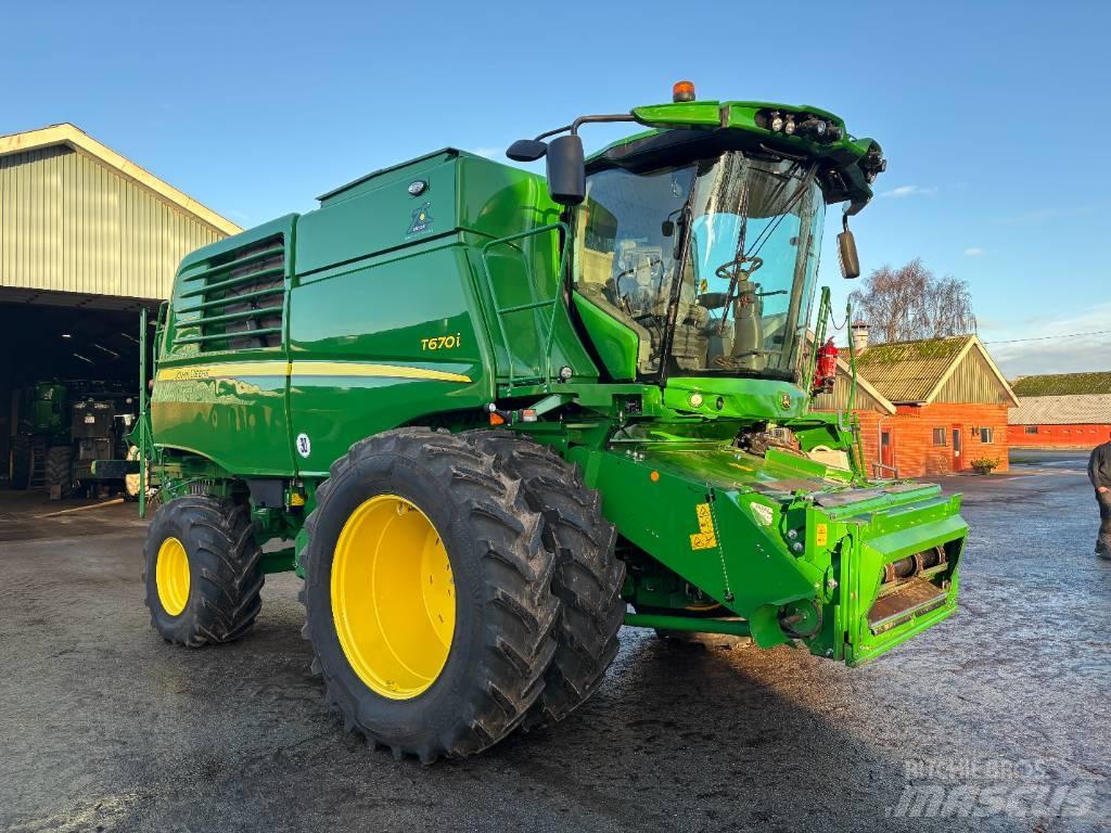 John Deere T670I 4WD 콤바인 수확기