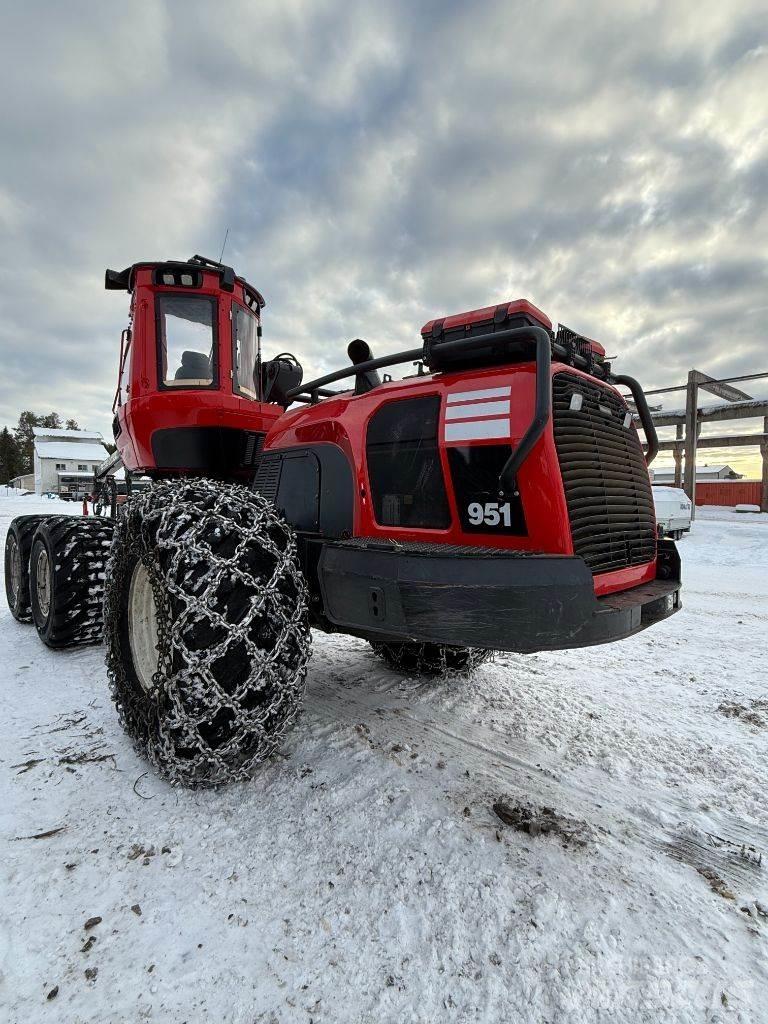 Komatsu 951 원목 하베스터