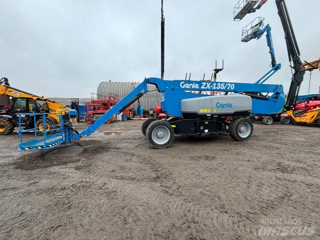 Genie ZX 135/70 관절형 전동이동 리프트