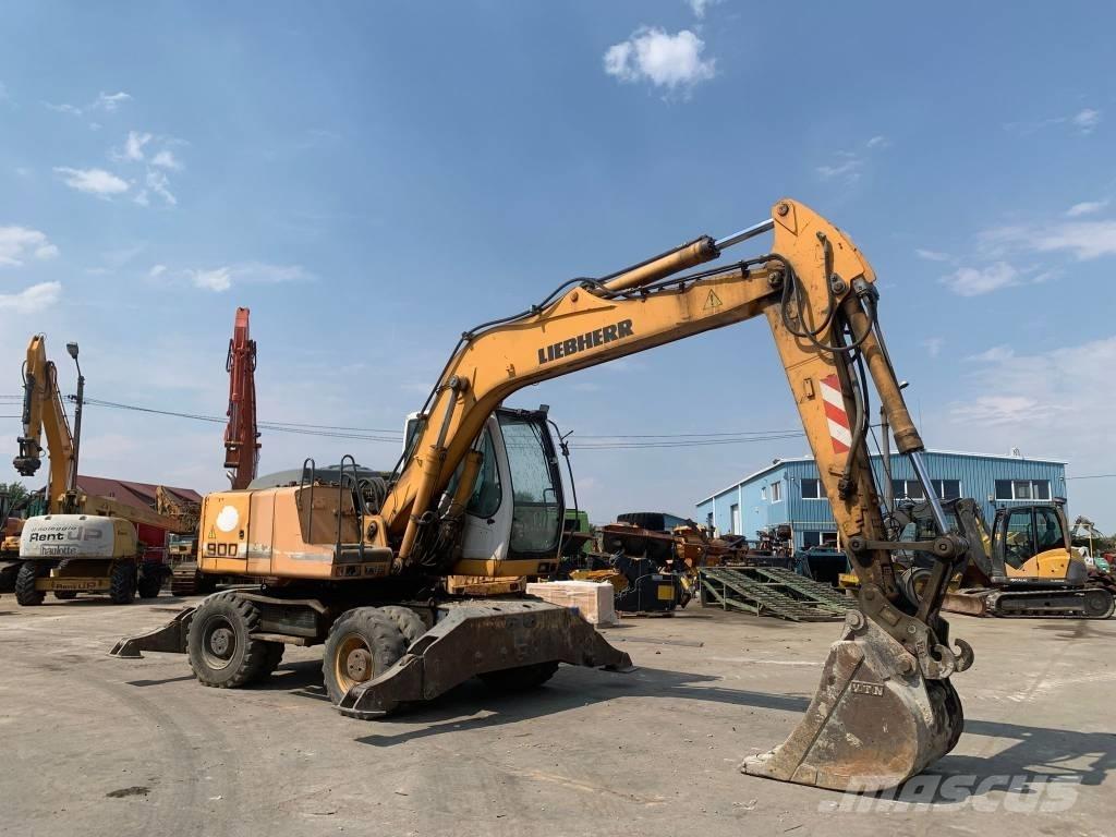 Liebherr A 900 C  휠 굴삭기