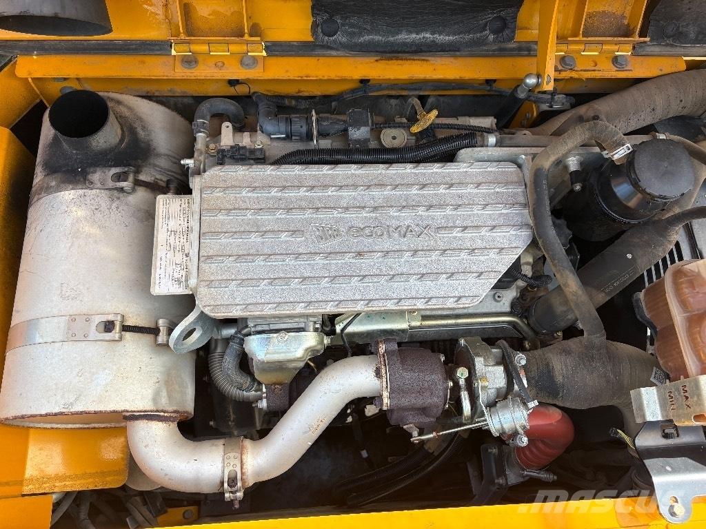 JCB JS 131 대형 굴삭기 29톤 이상