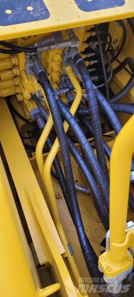 Komatsu 210LC-8 대형 굴삭기 29톤 이상