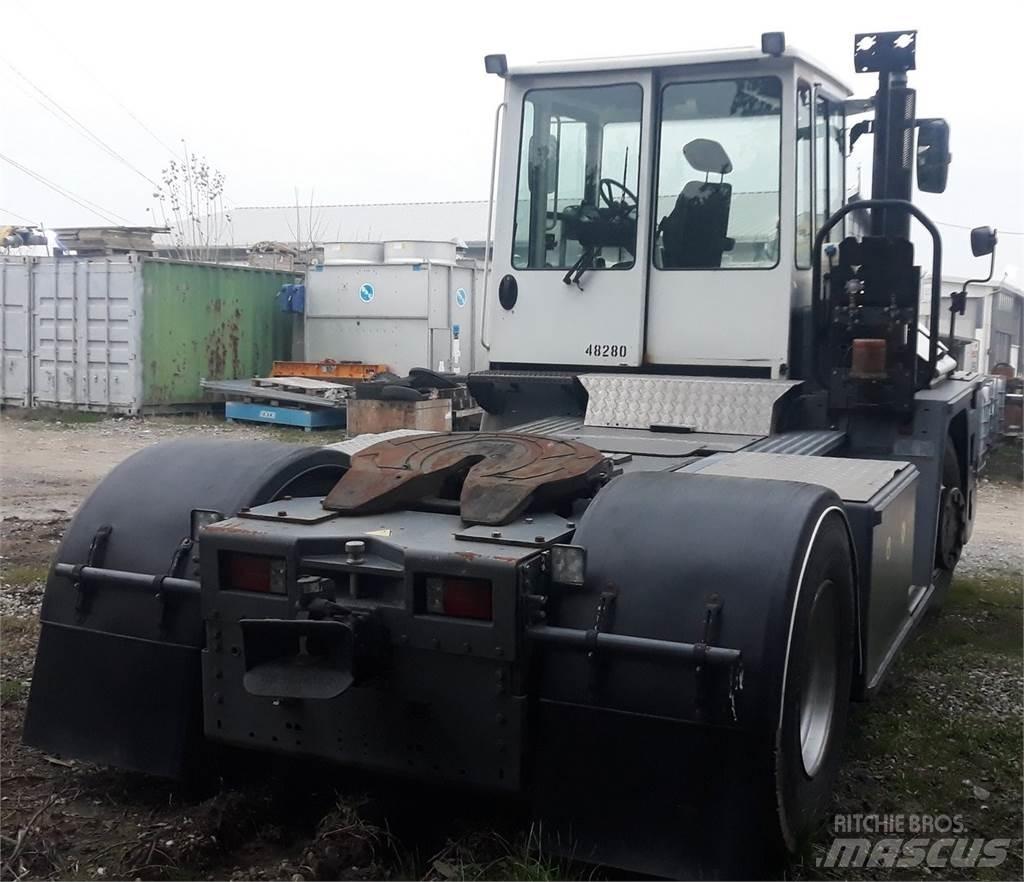  R332-4x4 터미널 트랙터