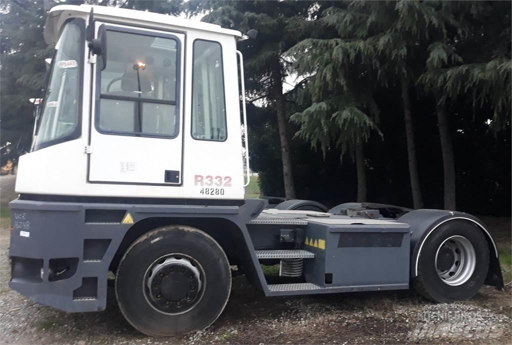  R332-4x4 터미널 트랙터