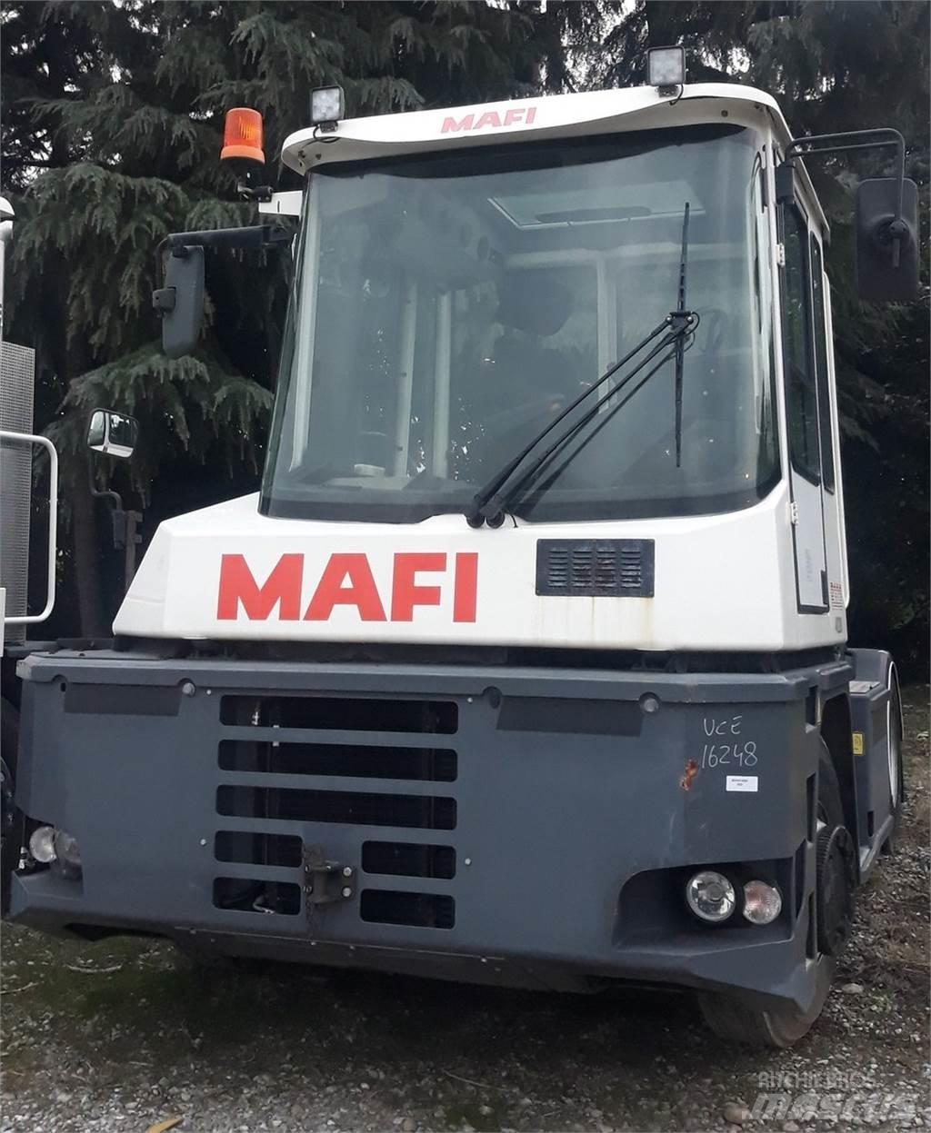  R332-4x4 터미널 트랙터