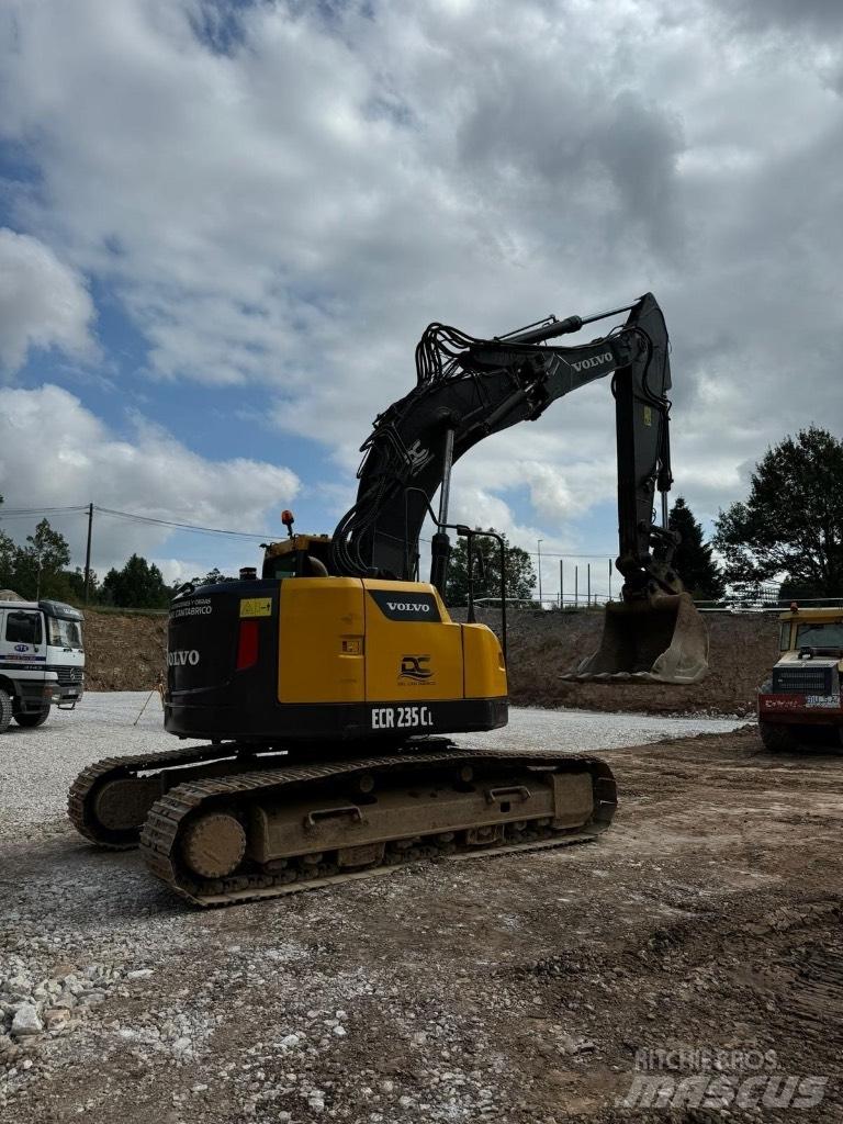 Volvo ECR 235 C L 대형 굴삭기 29톤 이상