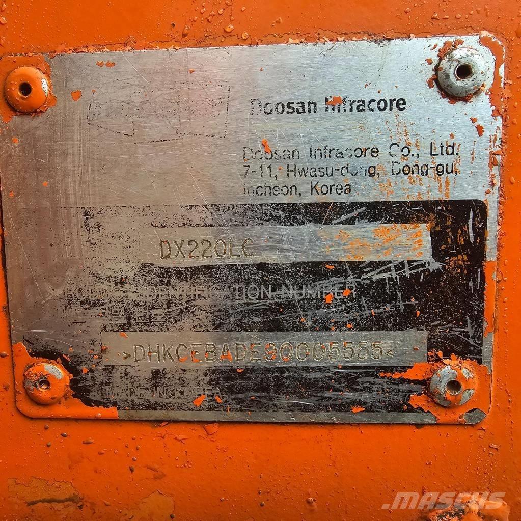 Doosan DX 220 LCA 대형 굴삭기 29톤 이상