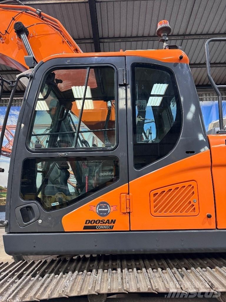 Doosan DX 300 LC-7 대형 굴삭기 29톤 이상