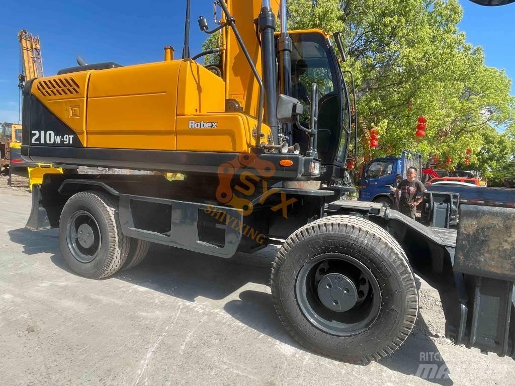 Hyundai R210W  휠 굴삭기