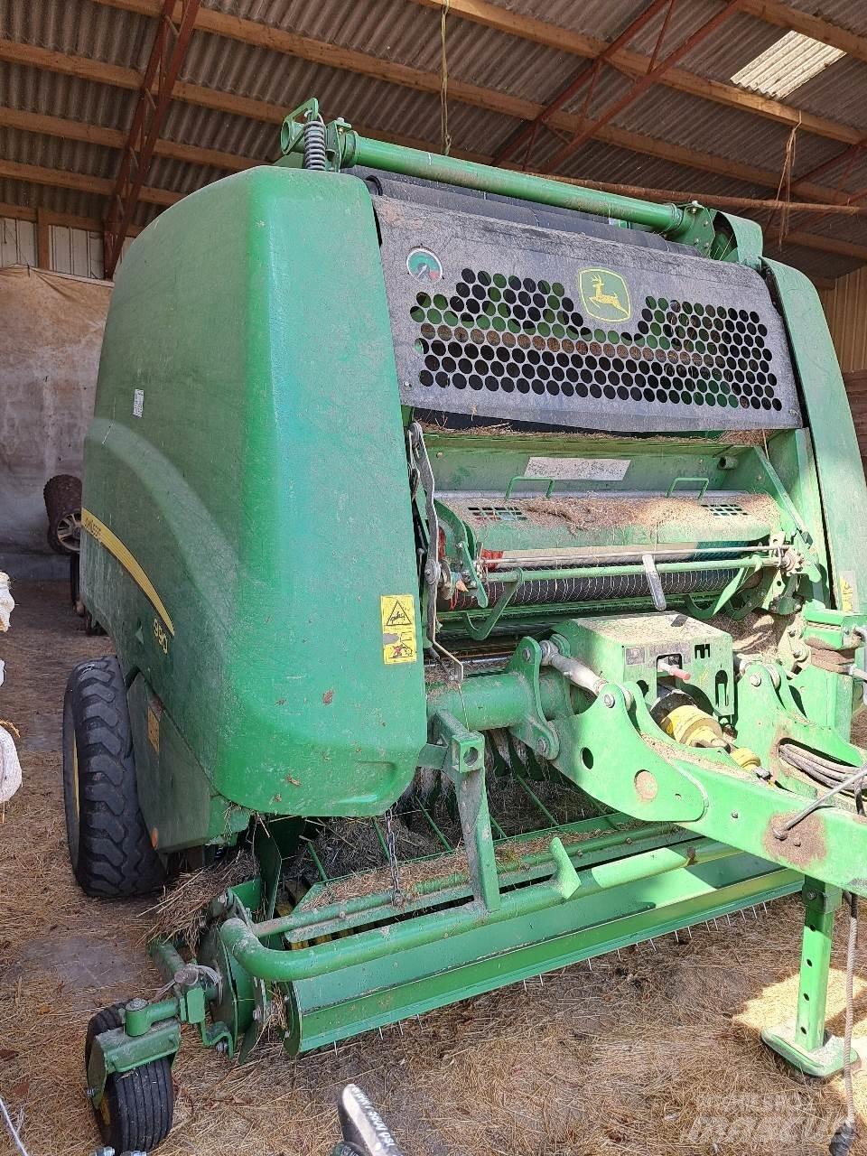 John Deere 990 원형 곤포기
