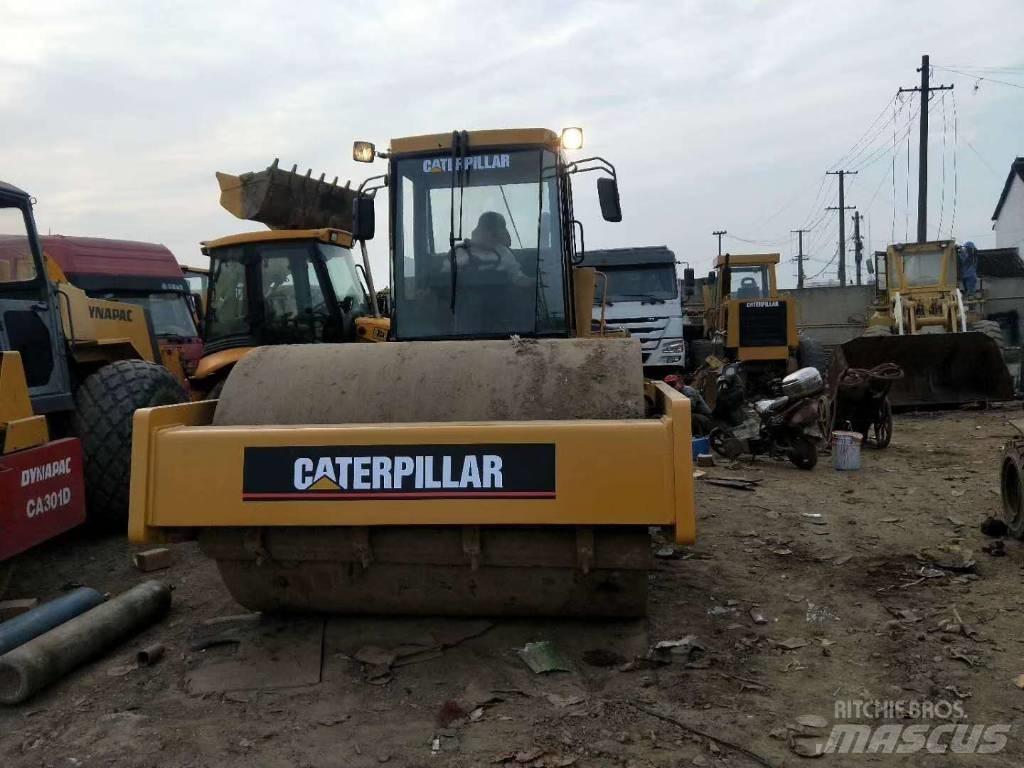 CAT CS 583 C 싱글 드럼 롤러